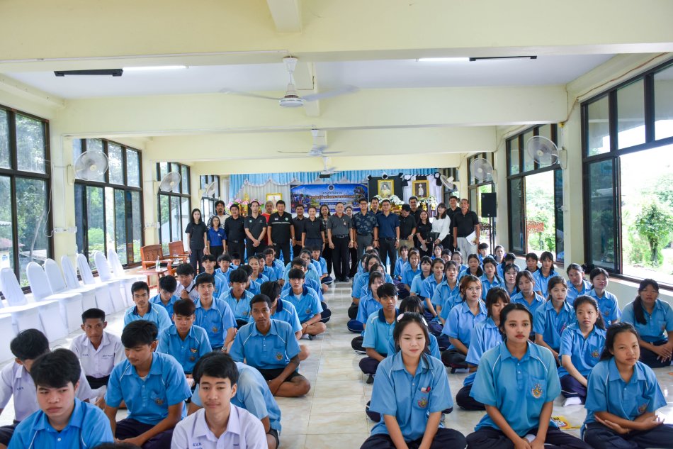 โครงการอบรมหมอหมู่บ้านในพระราชประสงค์ ตามโครงการพระราชดำริด้านสาธารณสุข